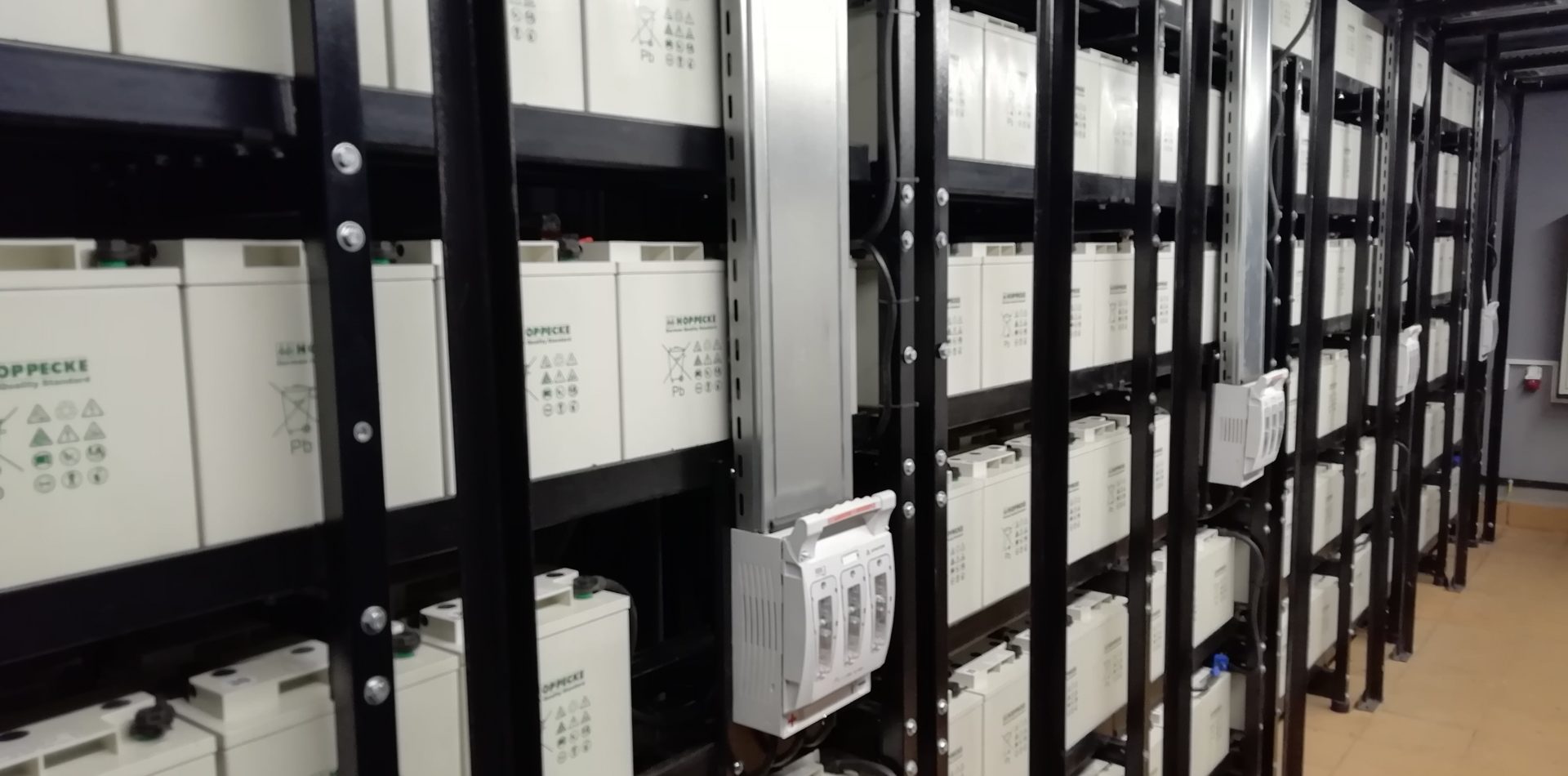 Hoppecke grid powr VRM 6-170 для ПАО»Россети» Тулэнерго (Центр управления сетями) Hoppecke grid powr VRM 6-170 для ПАО»Россети» Тулэнерго (Центр управления сетями)